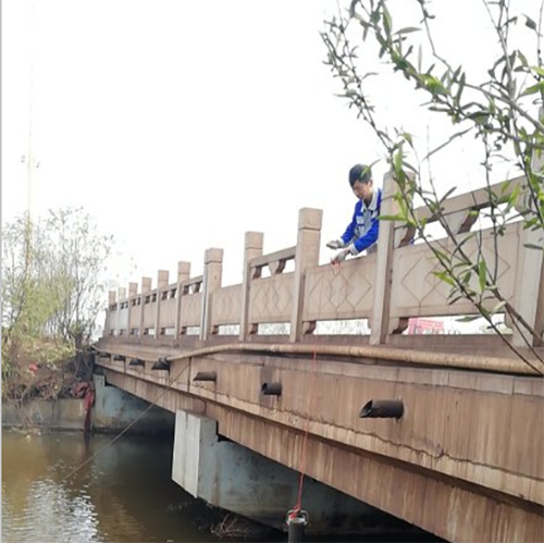 水質(zhì)檢測(cè)現(xiàn)場(chǎng)采樣